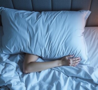 Los errores más comunes en la rutina de skincare nocturna: lo que la mayoría hace mal (y cómo solucionarlo)